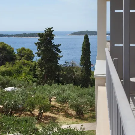 Pharos Hvar Bayhill Готель
