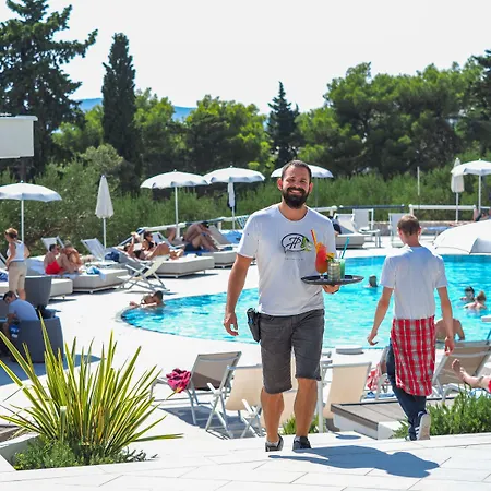 Готель Pharos Hvar Bayhill 4*