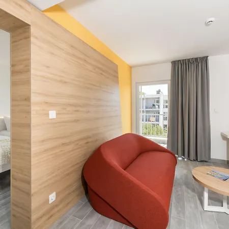 Готель Pharos Hvar Bayhill 4*
