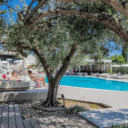 Hotel Pharos Hvar Bayhill 4*