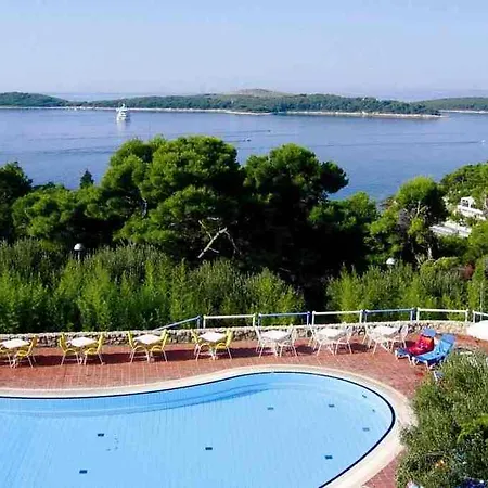 Szálloda Pharos Hvar Bayhill