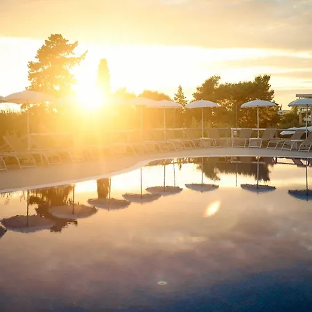 Szálloda Pharos Hvar Bayhill 4*