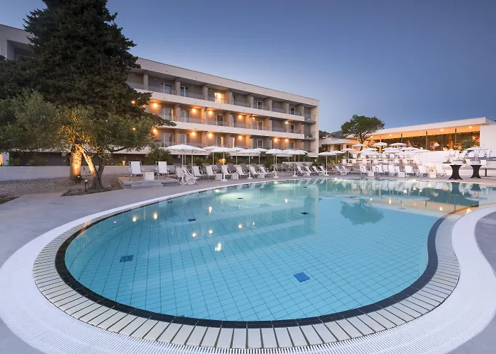 Hotel Pharos Hvar Bayhill 4*